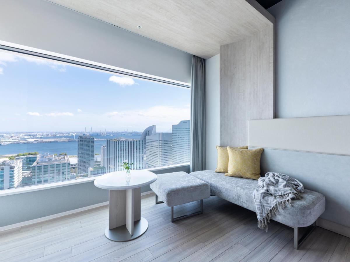 Mitsui Garden Hotel Yokohama Minatomirai Premier Bagian luar foto A room at the hotel