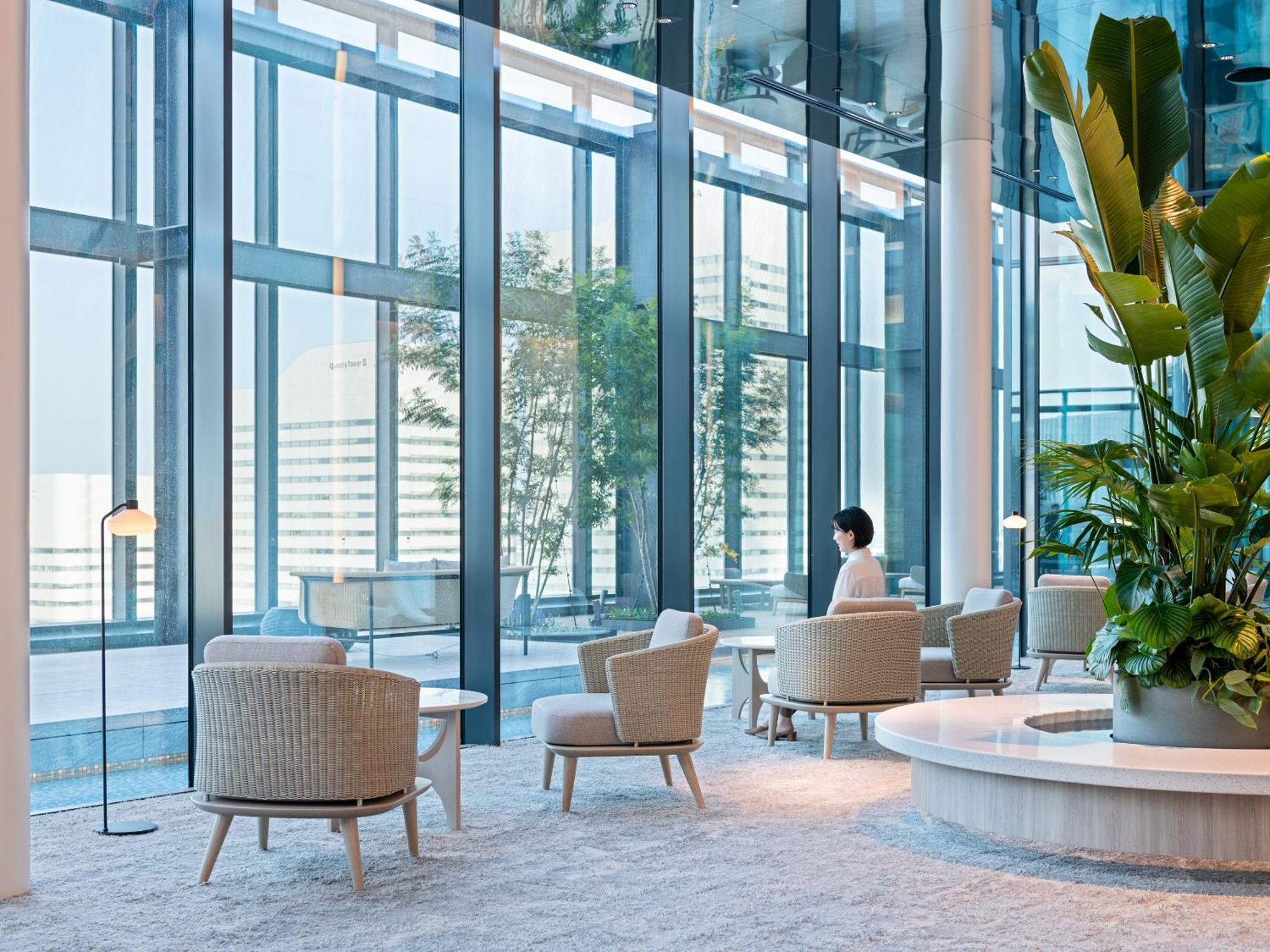 Mitsui Garden Hotel Yokohama Minatomirai Premier Bagian luar foto The interior of the lounge